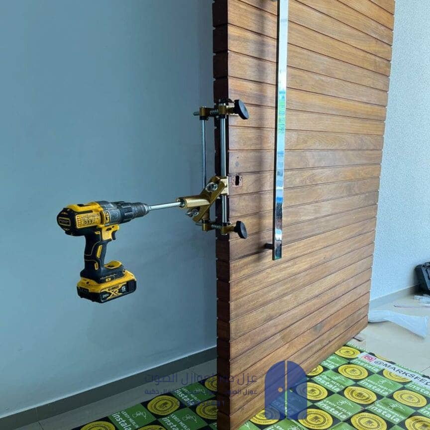 فني تركيب قفل ذكي